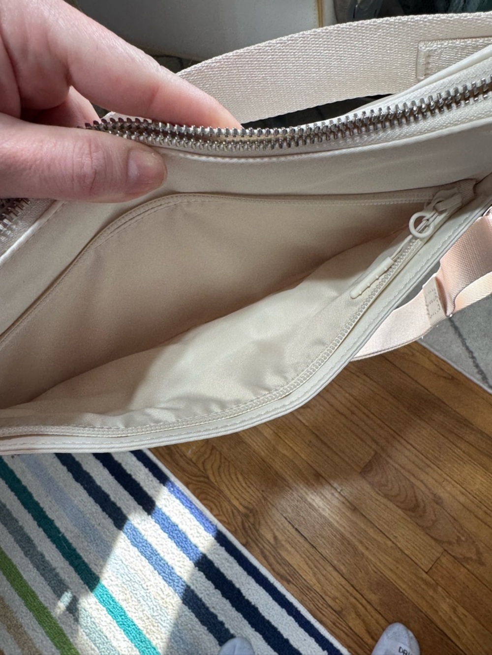 lululemon athletica Cream Shoulder Bag - Picture 6 of 6